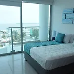 Modern 3 Bedroom Apartment With Sea-Beach View